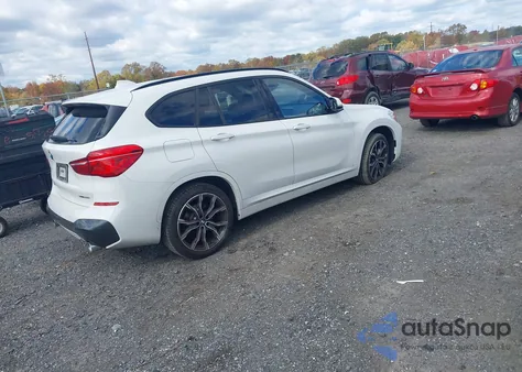 2020 BMW X1 xDrive28I z USA, uszkodzony, nr VIN WBXJG9C00L5R69467
